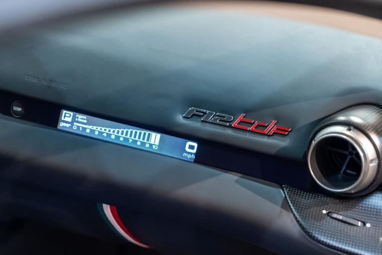 http://www.koenigseggchicago.com/galleria_images/145/145_p57_f.jpg