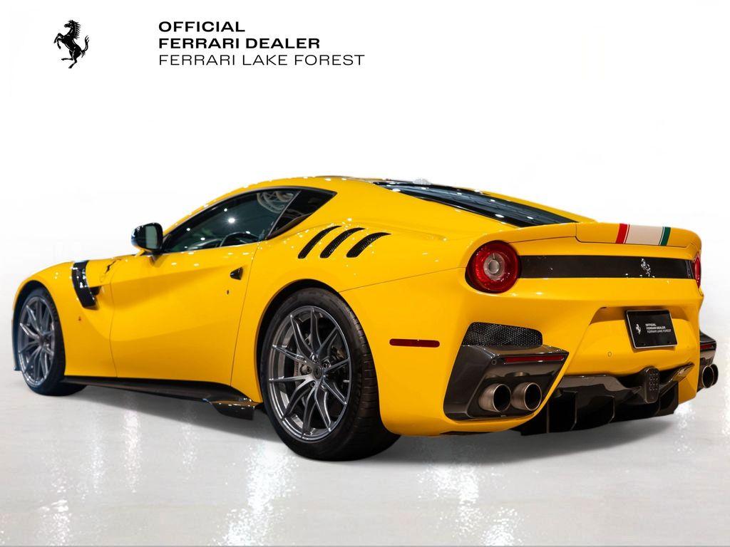http://www.koenigseggchicago.com/galleria_images/145/145_p7_l.jpg