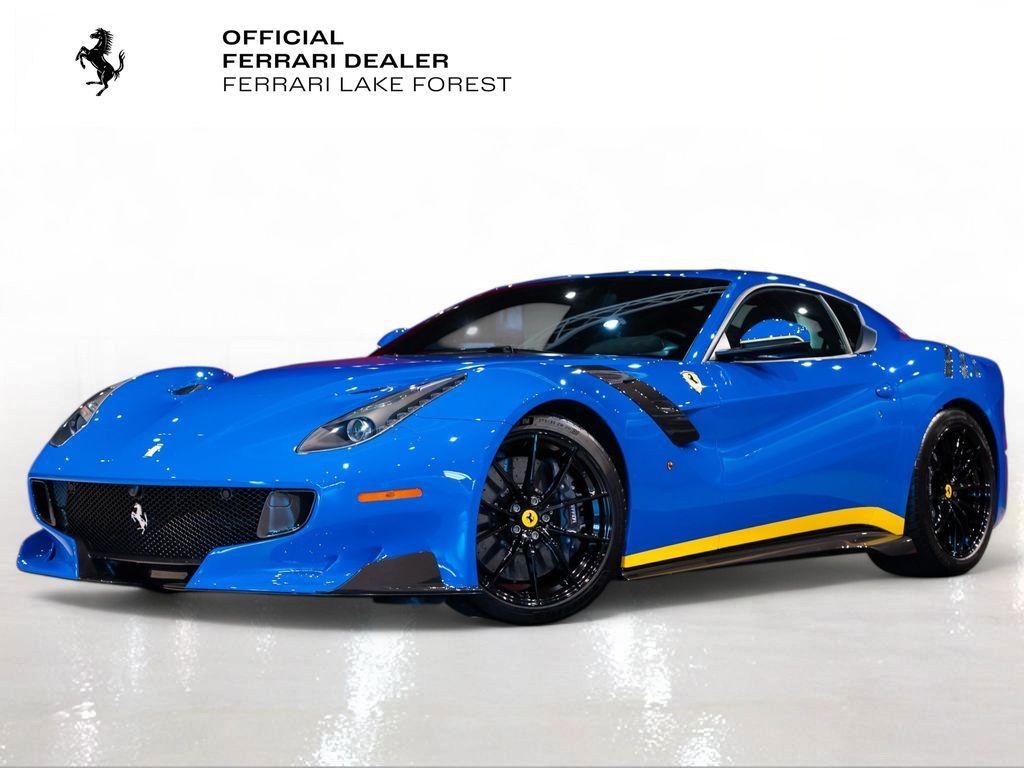 http://www.koenigseggchicago.com/galleria_images/146/146_main_l.jpg