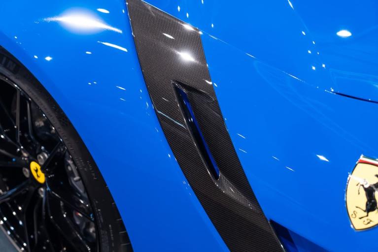 http://www.koenigseggchicago.com/galleria_images/146/146_p13_f.jpg