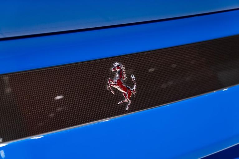 http://www.koenigseggchicago.com/galleria_images/146/146_p19_f.jpg