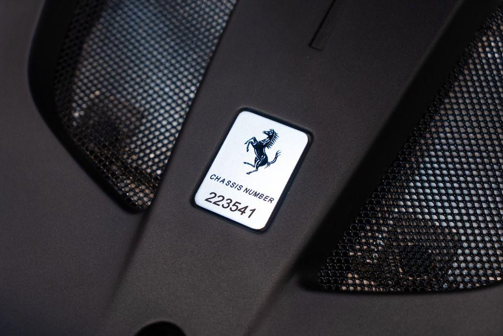 http://www.koenigseggchicago.com/galleria_images/146/146_p24_l.jpg