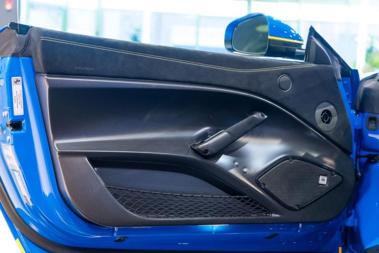 http://www.koenigseggchicago.com/galleria_images/146/146_p30_f.jpg