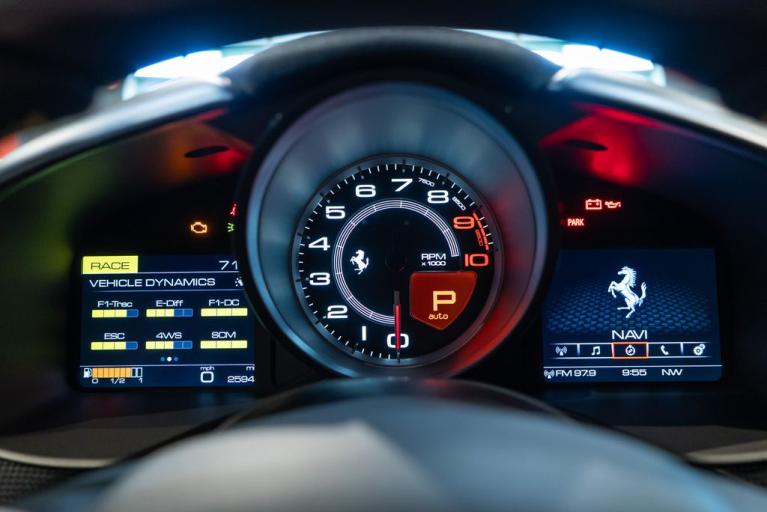 http://www.koenigseggchicago.com/galleria_images/146/146_p37_f.jpg