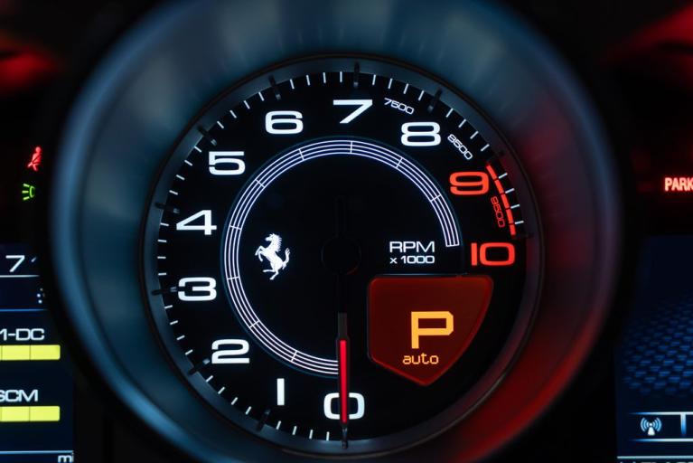 http://www.koenigseggchicago.com/galleria_images/146/146_p38_f.jpg