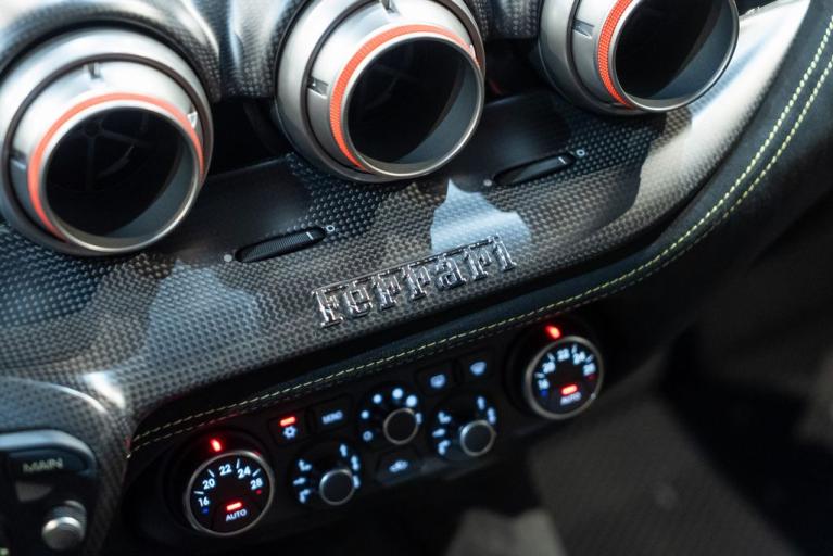 http://www.koenigseggchicago.com/galleria_images/146/146_p48_f.jpg