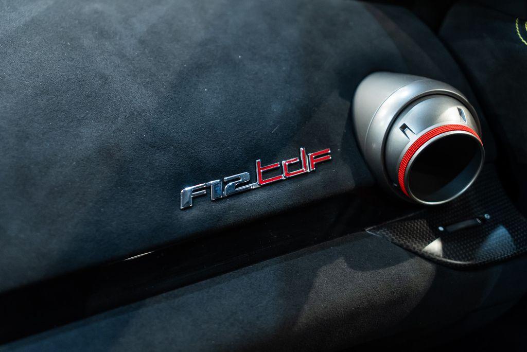 http://www.koenigseggchicago.com/galleria_images/146/146_p53_l.jpg