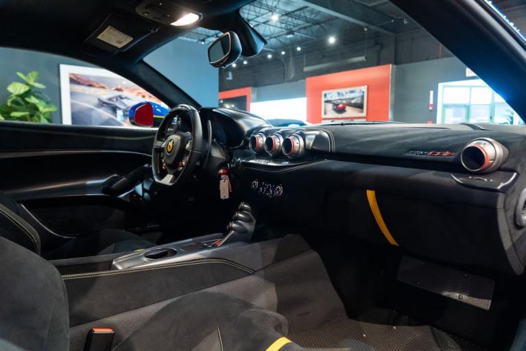 http://www.koenigseggchicago.com/galleria_images/146/146_p54_f.jpg