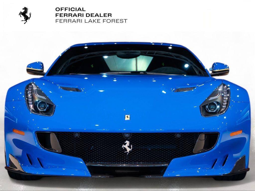 http://www.koenigseggchicago.com/galleria_images/146/146_p7_l.jpg