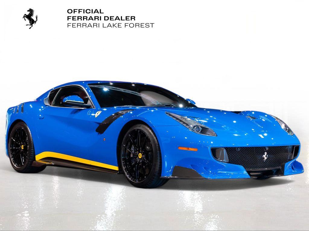 http://www.koenigseggchicago.com/galleria_images/146/146_p8_l.jpg