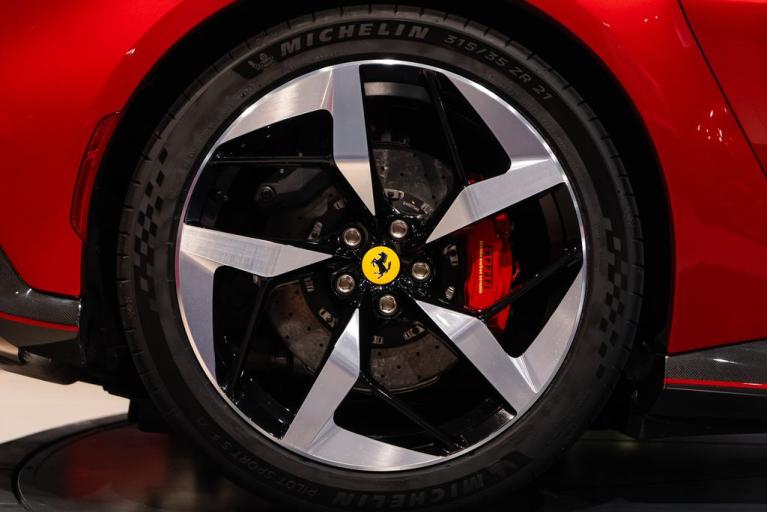http://www.koenigseggchicago.com/galleria_images/147/147_p13_f.jpg