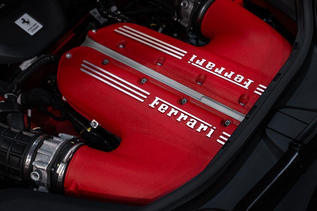 http://www.koenigseggchicago.com/galleria_images/147/147_p16_l.jpg