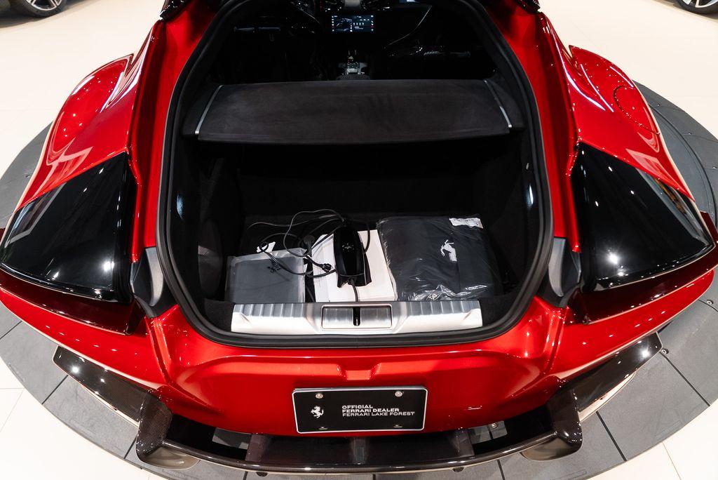 http://www.koenigseggchicago.com/galleria_images/147/147_p22_l.jpg
