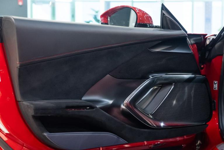 http://www.koenigseggchicago.com/galleria_images/147/147_p25_f.jpg