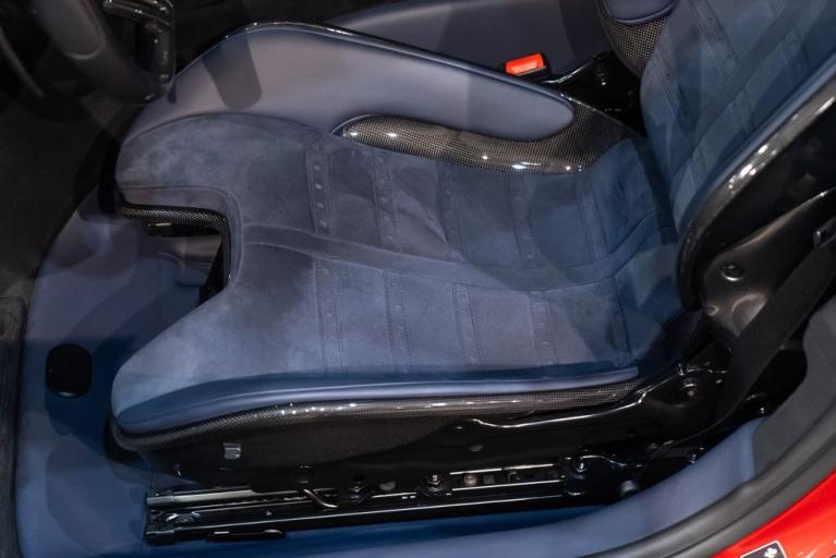 http://www.koenigseggchicago.com/galleria_images/147/147_p27_f.jpg
