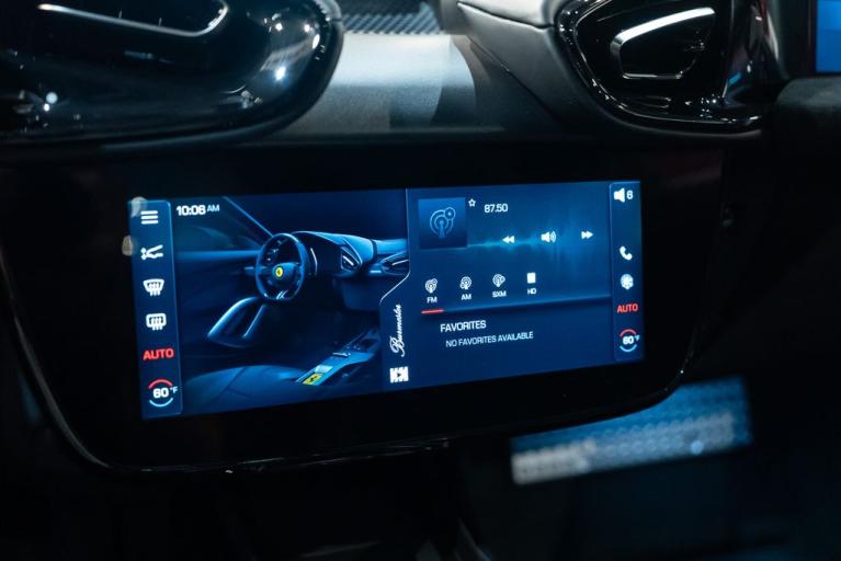 http://www.koenigseggchicago.com/galleria_images/147/147_p34_f.jpg