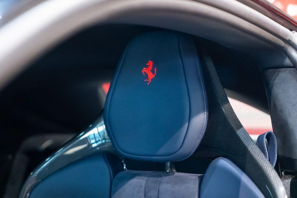 http://www.koenigseggchicago.com/galleria_images/147/147_p6_l.jpg