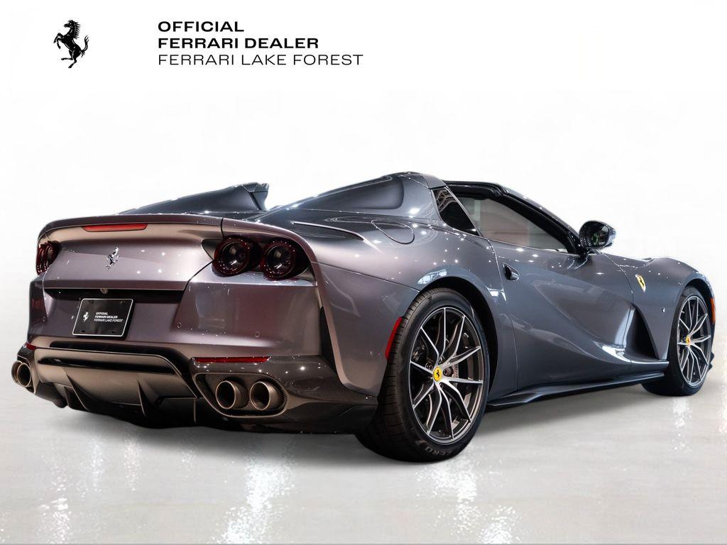 http://www.koenigseggchicago.com/galleria_images/148/148_p10_l.jpg