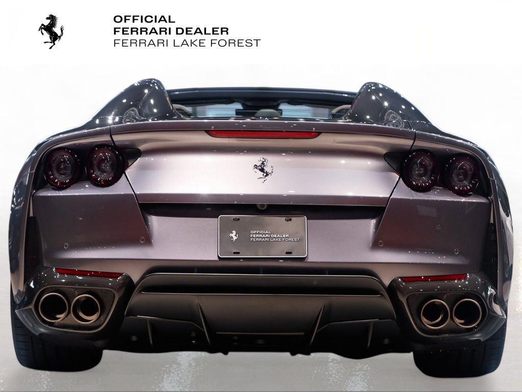 http://www.koenigseggchicago.com/galleria_images/148/148_p11_l.jpg