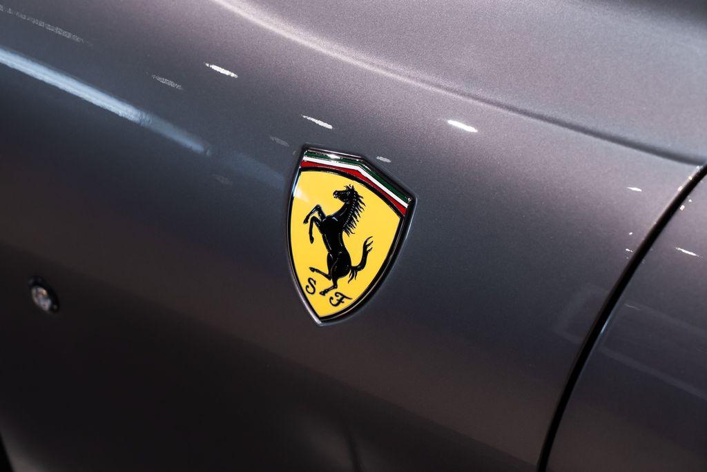 http://www.koenigseggchicago.com/galleria_images/148/148_p12_l.jpg