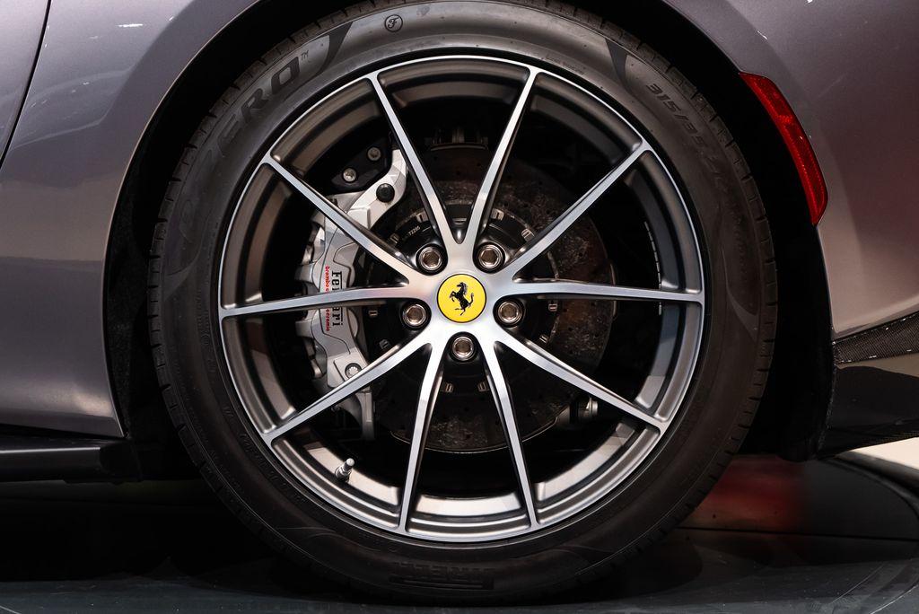 http://www.koenigseggchicago.com/galleria_images/148/148_p15_l.jpg