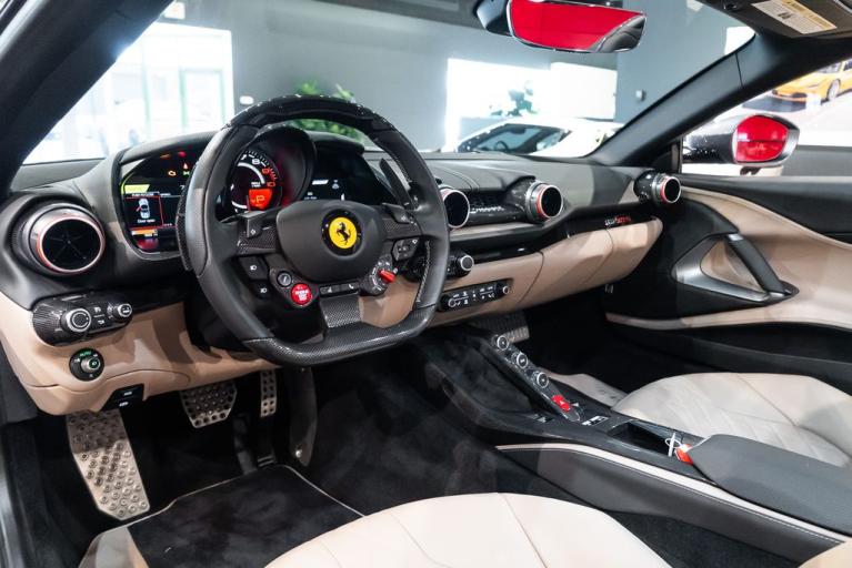 http://www.koenigseggchicago.com/galleria_images/148/148_p29_f.jpg