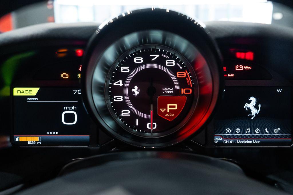 http://www.koenigseggchicago.com/galleria_images/148/148_p30_l.jpg