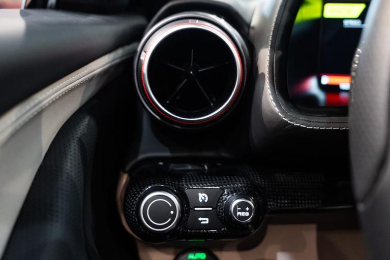http://www.koenigseggchicago.com/galleria_images/148/148_p34_f.jpg