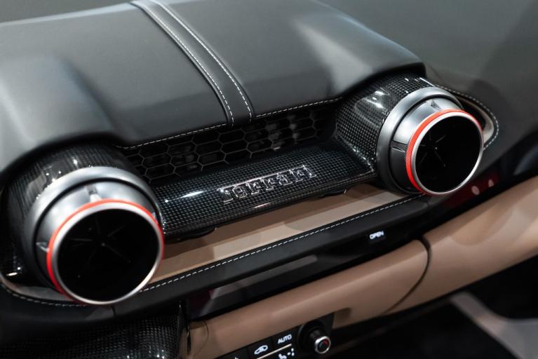 http://www.koenigseggchicago.com/galleria_images/148/148_p36_f.jpg
