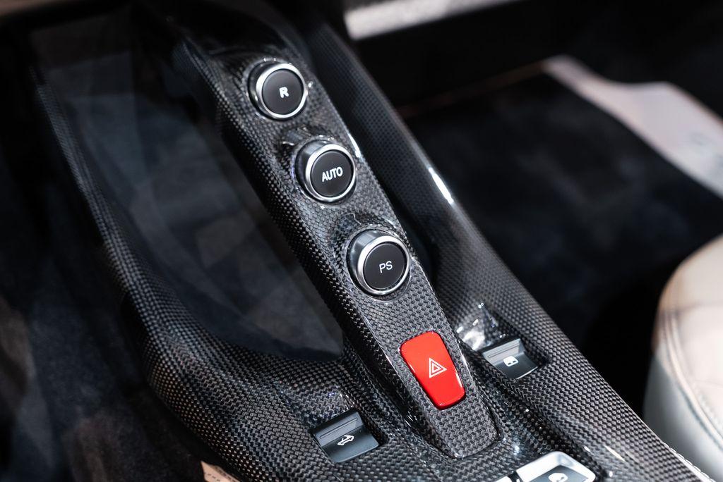 http://www.koenigseggchicago.com/galleria_images/148/148_p42_l.jpg