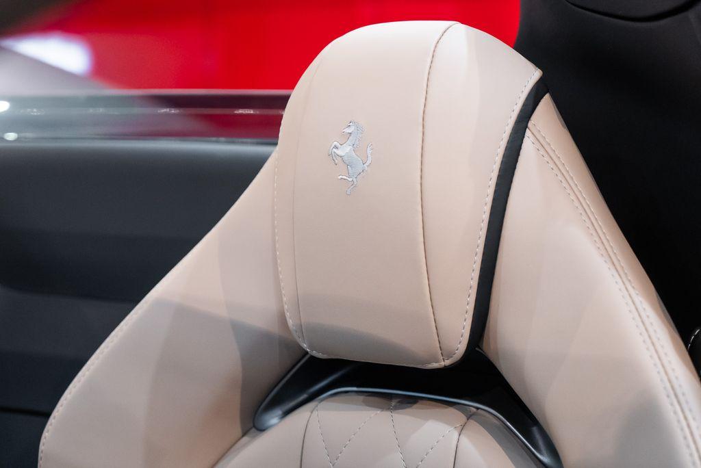 http://www.koenigseggchicago.com/galleria_images/148/148_p6_l.jpg