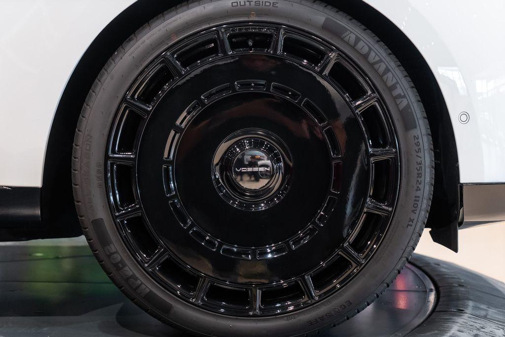 http://www.koenigseggchicago.com/galleria_images/149/149_p13_l.jpg