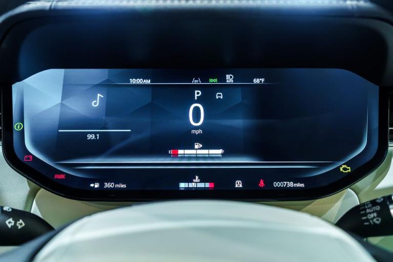 http://www.koenigseggchicago.com/galleria_images/149/149_p24_f.jpg