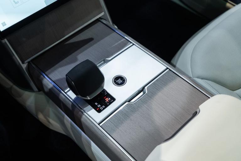 http://www.koenigseggchicago.com/galleria_images/149/149_p26_f.jpg