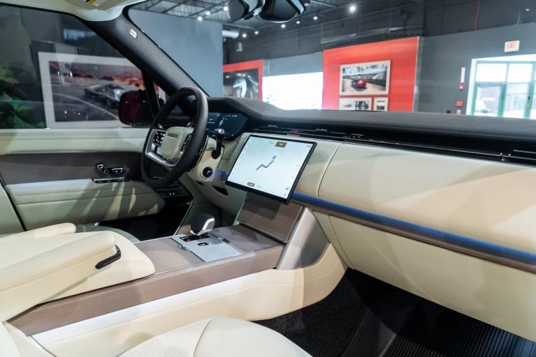 http://www.koenigseggchicago.com/galleria_images/149/149_p41_f.jpg