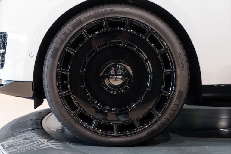 http://www.koenigseggchicago.com/galleria_images/149/149_p7_f.jpg