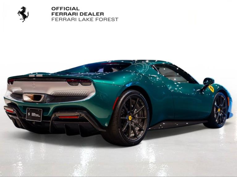 http://www.koenigseggchicago.com/galleria_images/150/150_p10_f.jpg