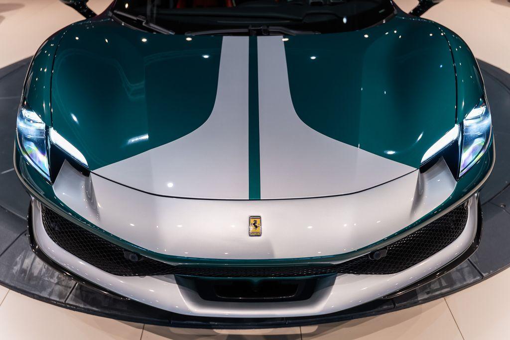 http://www.koenigseggchicago.com/galleria_images/150/150_p17_l.jpg