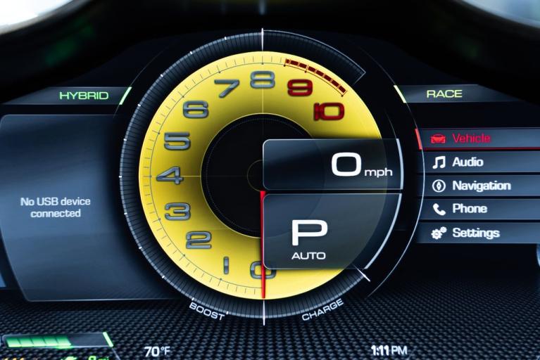 http://www.koenigseggchicago.com/galleria_images/150/150_p33_f.jpg