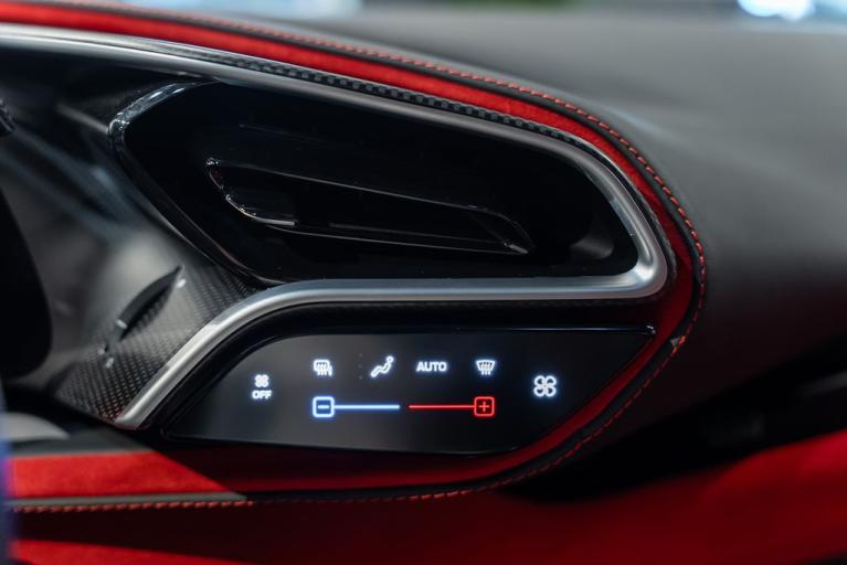 http://www.koenigseggchicago.com/galleria_images/150/150_p37_f.jpg