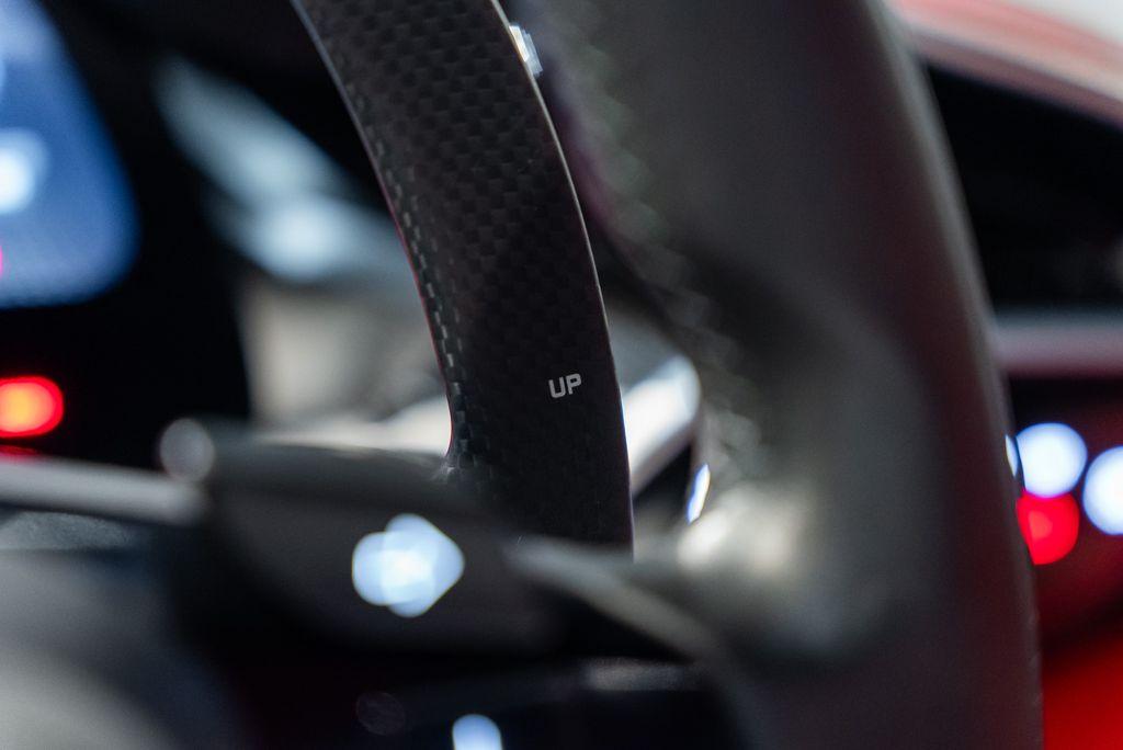 http://www.koenigseggchicago.com/galleria_images/150/150_p40_l.jpg