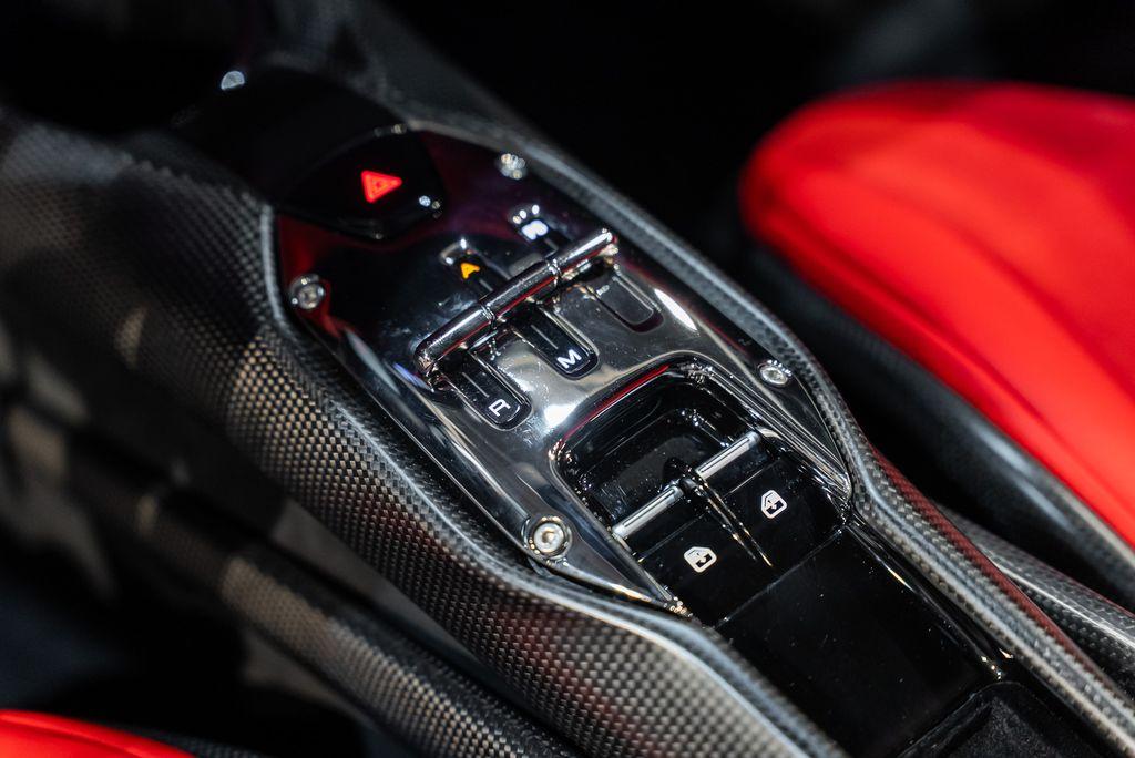 http://www.koenigseggchicago.com/galleria_images/150/150_p42_l.jpg