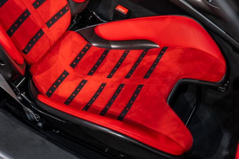 http://www.koenigseggchicago.com/galleria_images/150/150_p45_f.jpg