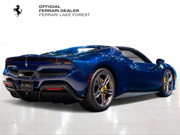 http://www.koenigseggchicago.com/galleria_images/151/151_p10_f.jpg