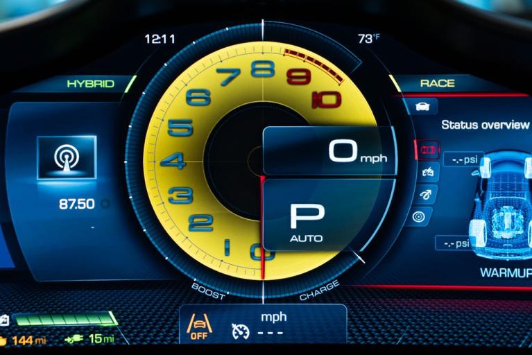 http://www.koenigseggchicago.com/galleria_images/151/151_p25_f.jpg