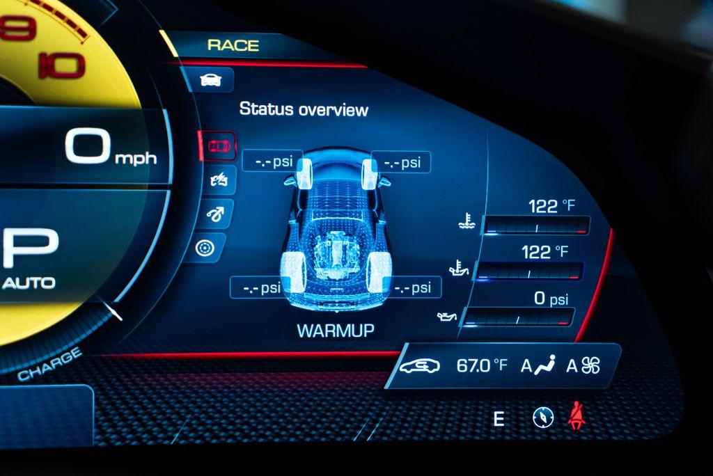 http://www.koenigseggchicago.com/galleria_images/151/151_p27_l.jpg