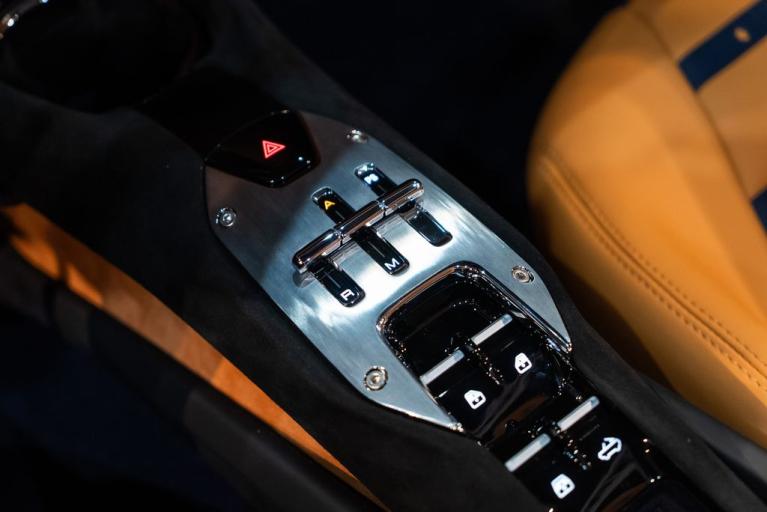 http://www.koenigseggchicago.com/galleria_images/151/151_p33_f.jpg