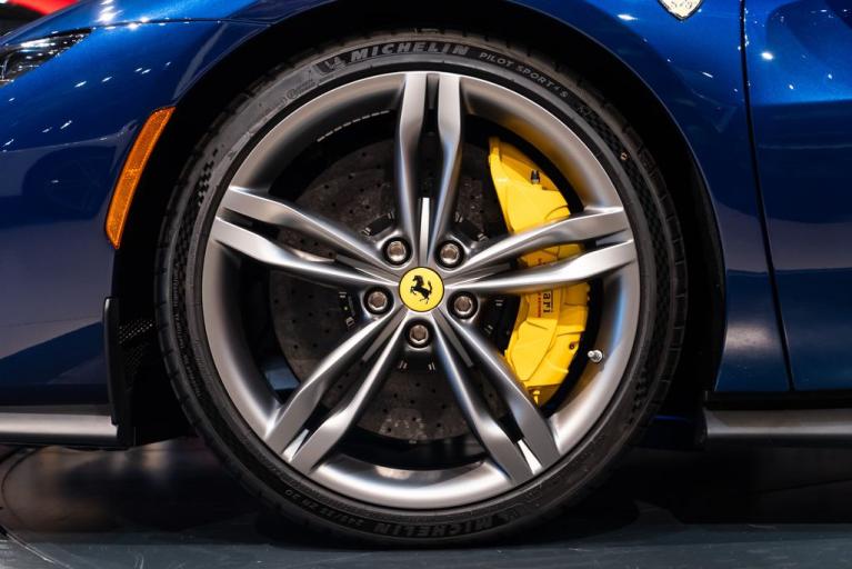 http://www.koenigseggchicago.com/galleria_images/151/151_p40_f.jpg