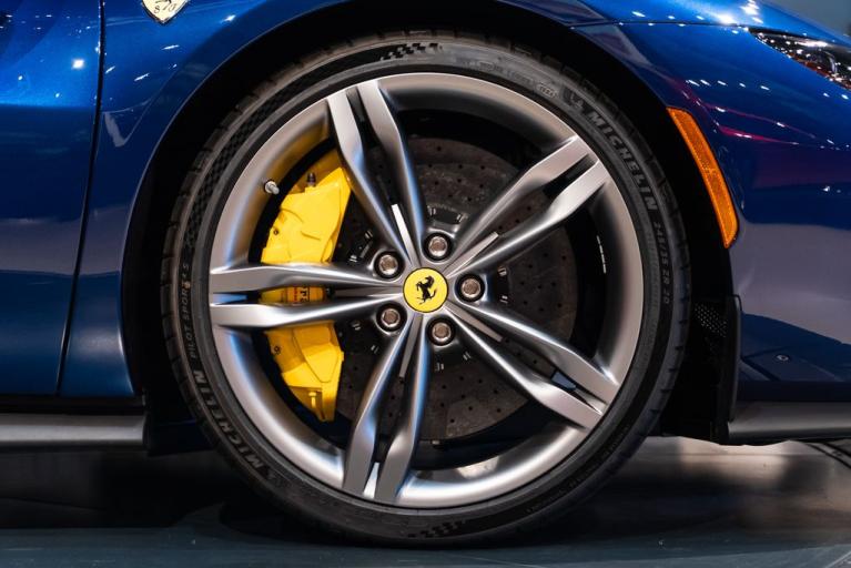 http://www.koenigseggchicago.com/galleria_images/151/151_p43_f.jpg