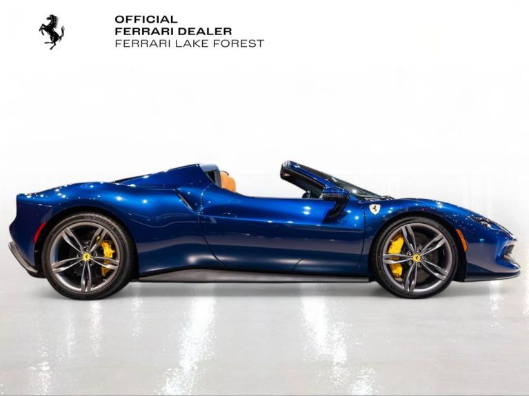http://www.koenigseggchicago.com/galleria_images/151/151_p9_f.jpg